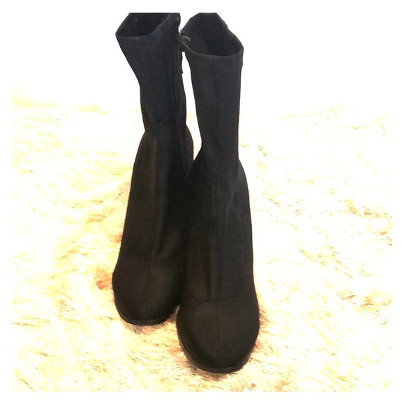 Boohoo black round closed toe 3.5” boot 5 - Picture 3 of 8